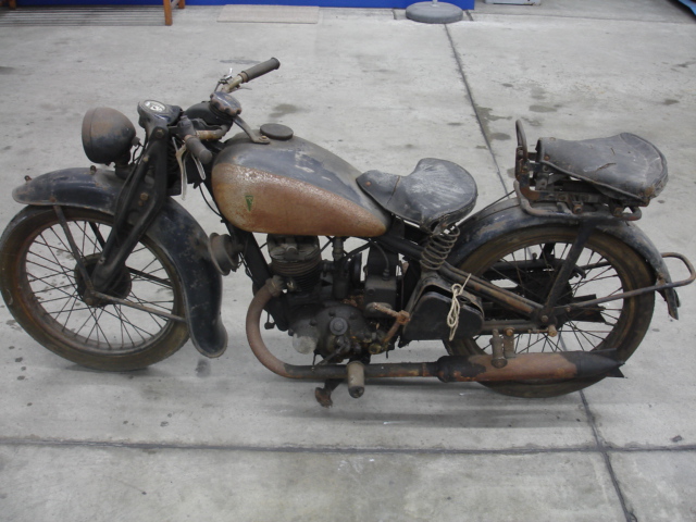 Fahrzeugarbeit in der Carrosserie Catalano